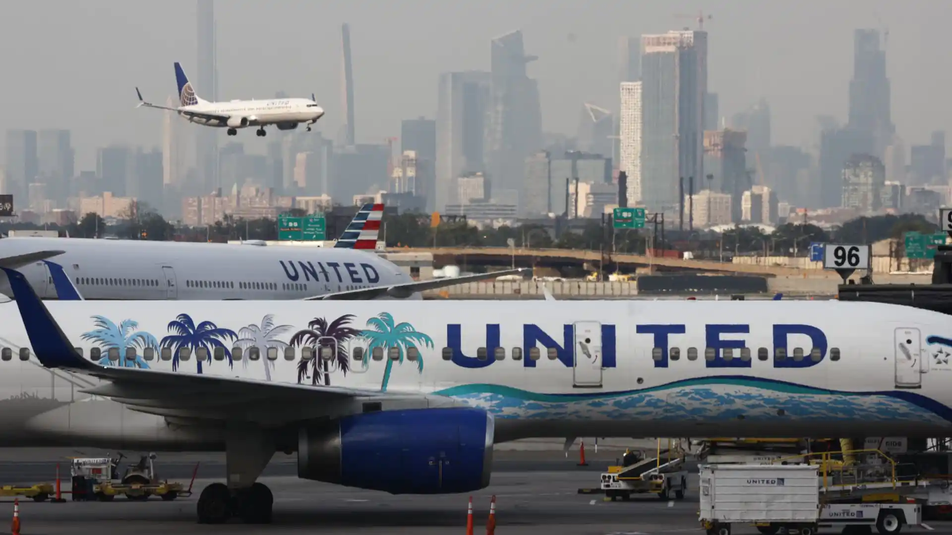 United plans flights to Greenland, Mongolia and Bilbao